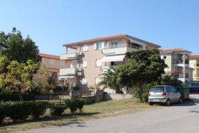 Apartments with a parking space Novigrad - 6936